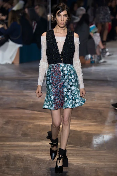Look 7